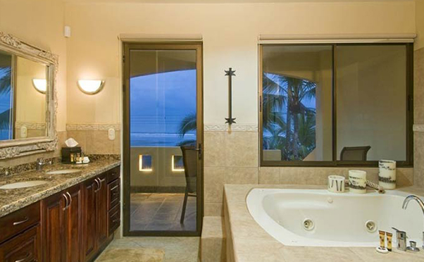Hermosa Beach House bathroom