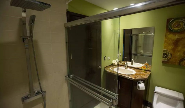 Jaco Beach Penthouse bathroom